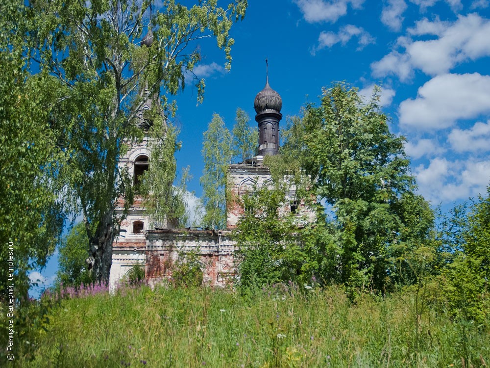 Храм Воздвижения Креста в Тверской области