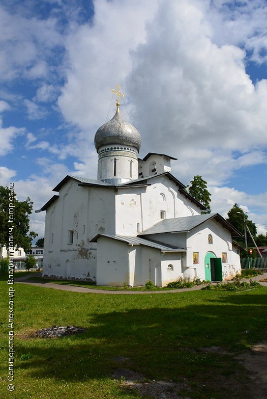 Псковская церковь фото