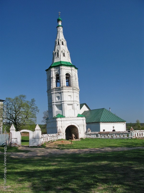 Падающая колокольня в Кидекше