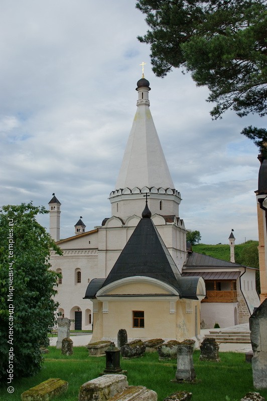 Старицкий Успенский монастырь Введенская Церковь