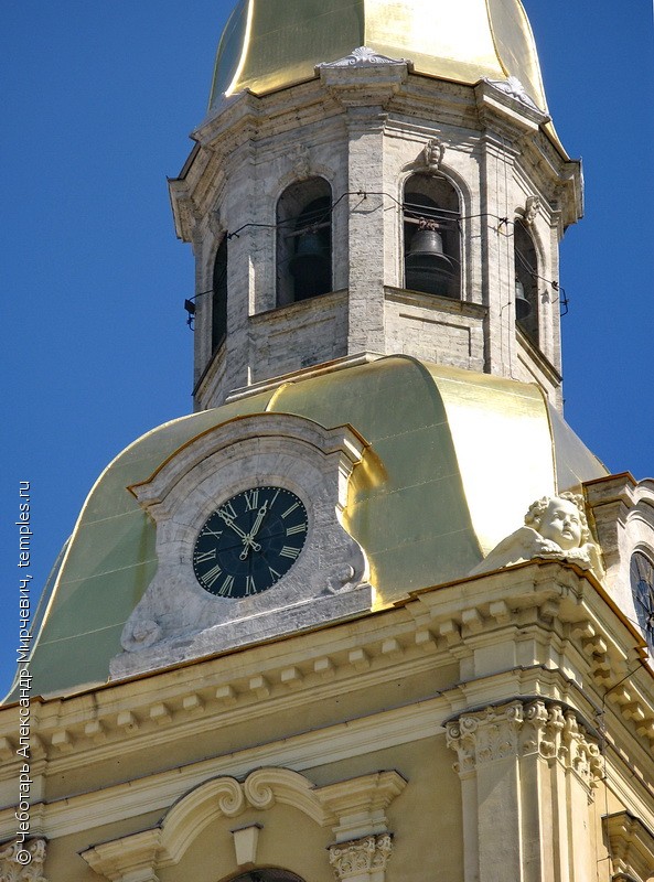 Колокольня Петропавловского собора в Санкт Петербурге