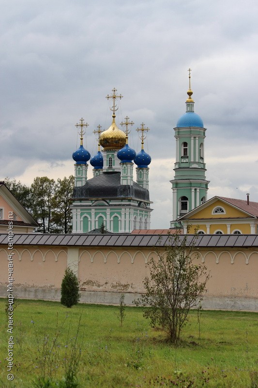 Введенский храм Оптиной пустыни