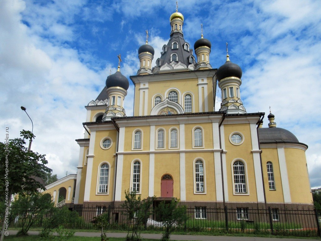 Храм Иоанна Кронштадтского в Жулебино