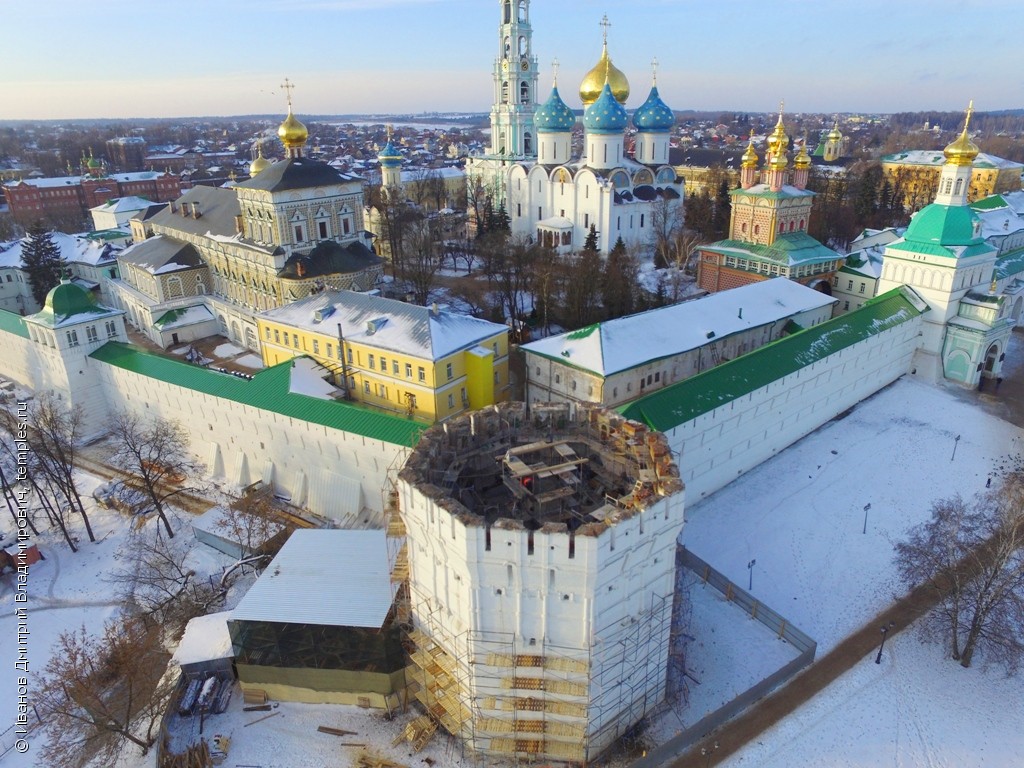 Московская область Сергиев Посад Троице-Сергиева лавра Ограда Башня  Фотография