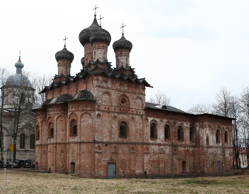 Новгородская область Великий Новгород Свято-Духов монастырь Церковь Троицы  Живоначальной Фотография