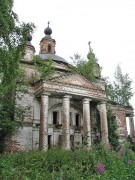 Богородицерождественская церковь в д. Лаврентьевское Чухломского района Костромской области. Основной объём храма.