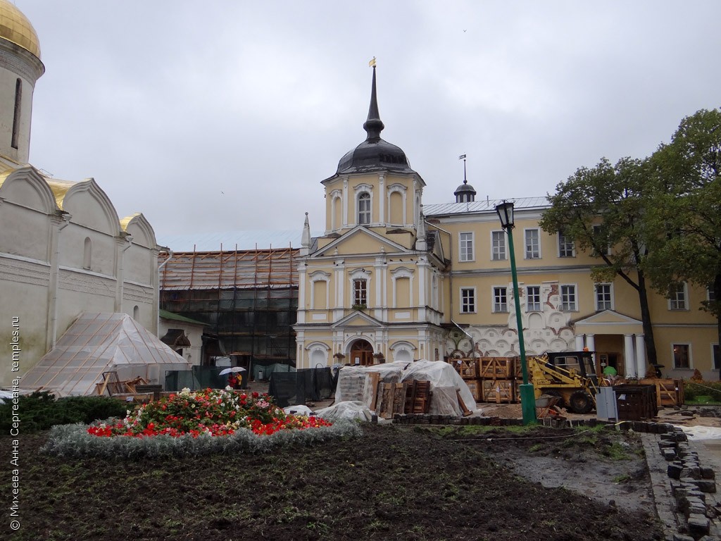 Московская область Сергиев Посад Троице-Сергиева лавра Корпус Фотография