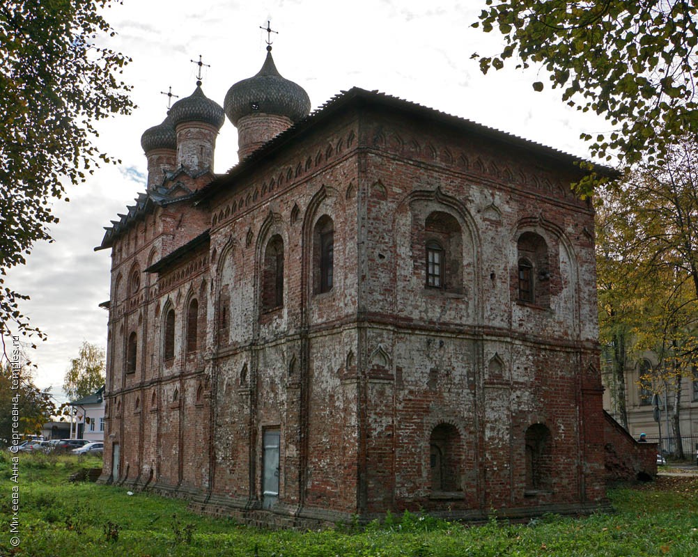 Новгородская область Великий Новгород Свято-Духов монастырь Церковь Троицы  Живоначальной Фотография