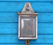 Икона на восточном фасаде часовни Успения Пресвятой Богородицы в Аксеновой Горе Палкинского района Псковской области.
