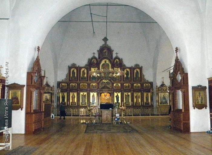 Интерьер Троицкой церкви в г. Алексеевка Белгородской области. Фотография.