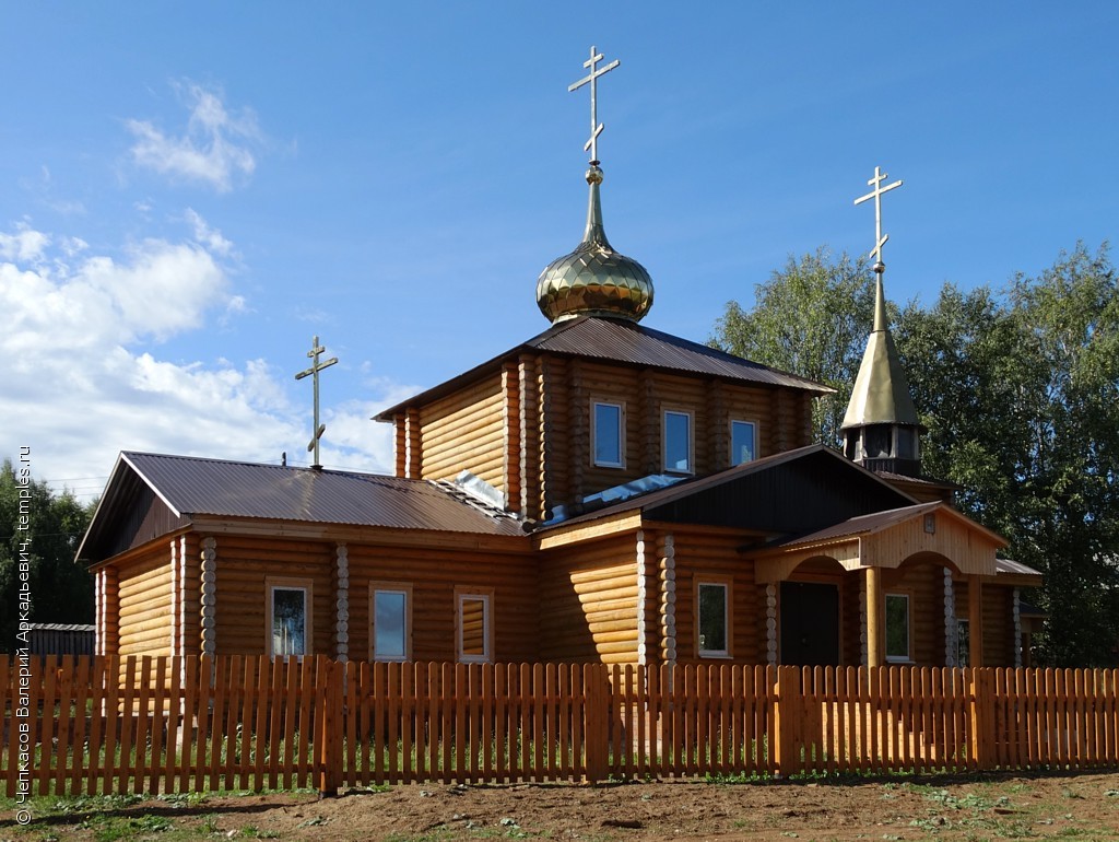 Пермский край Коми-Пермяцкий округ Гайнский район Гайны Церковь  Преображения Господня Фотография