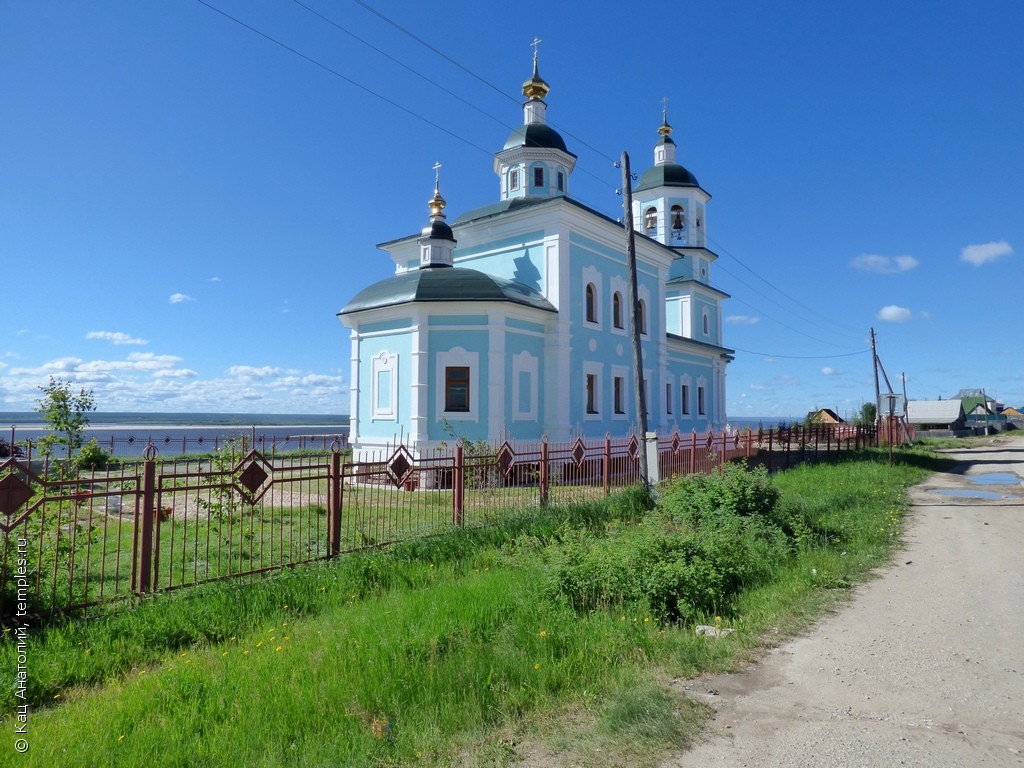 Республика Саха (Якутия) Хангаласский район Покровск Церковь Покрова  Пресвятой Богородицы Фотография