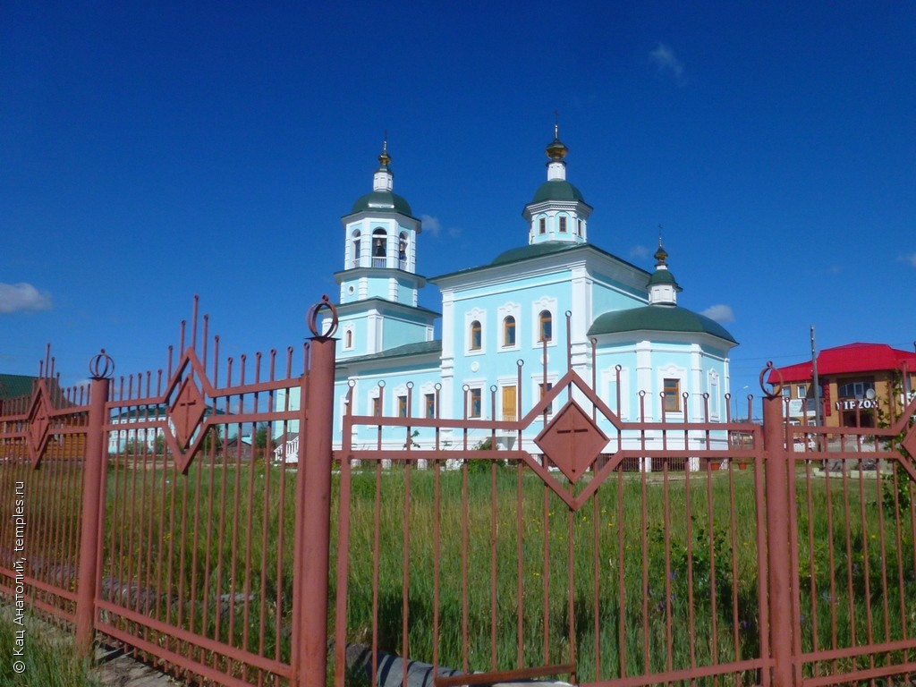 Республика Саха (Якутия) Хангаласский район Покровск Церковь Покрова  Пресвятой Богородицы Фотография