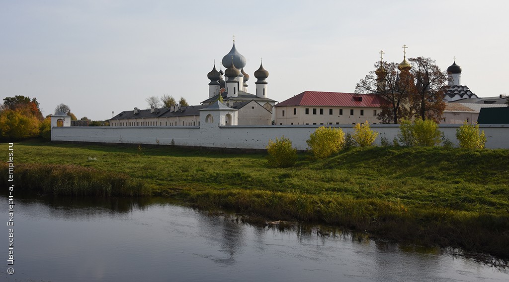 Ленинградская область Тихвин Тихвинский Успенский монастырь