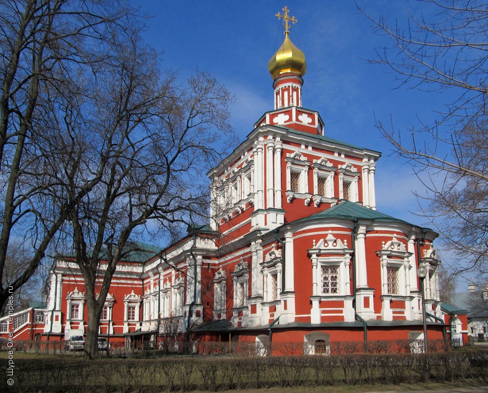 Москва Новодевичий монастырь Церковь Успения Пресвятой Богородицы Фотография