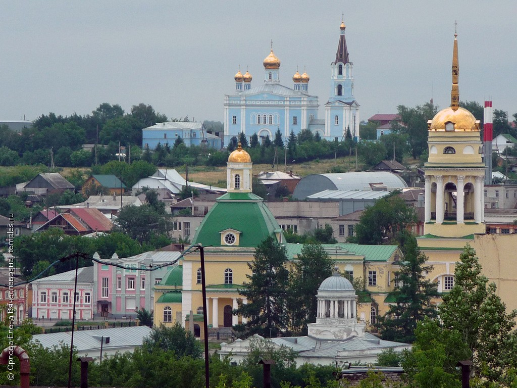 Свердловская область Каменск-Уральский Церковь Покрова Пресвятой Богородицы  Собор Троицы Живоначальной Фотография