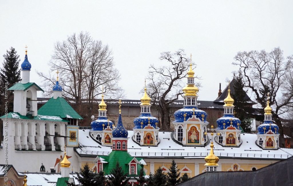 Псково печерский монастырь зимой фото