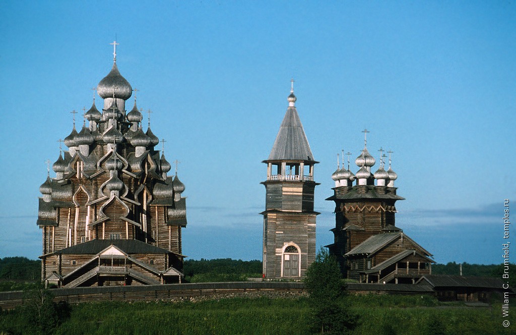 Преображенская Церковь на острове Кижи колокольня