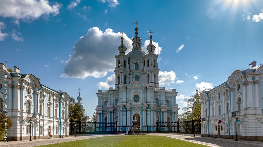 Смольный собор в Санкт Петербурге фото