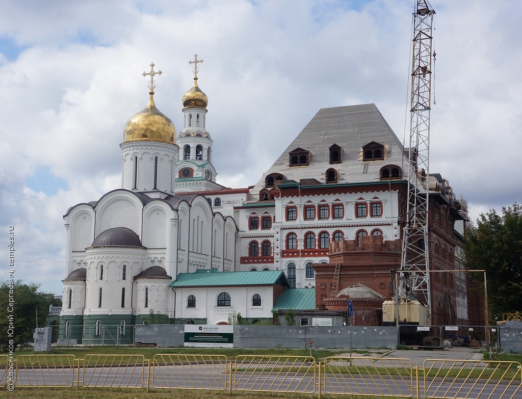 Храм трех святителей Тольятти зима