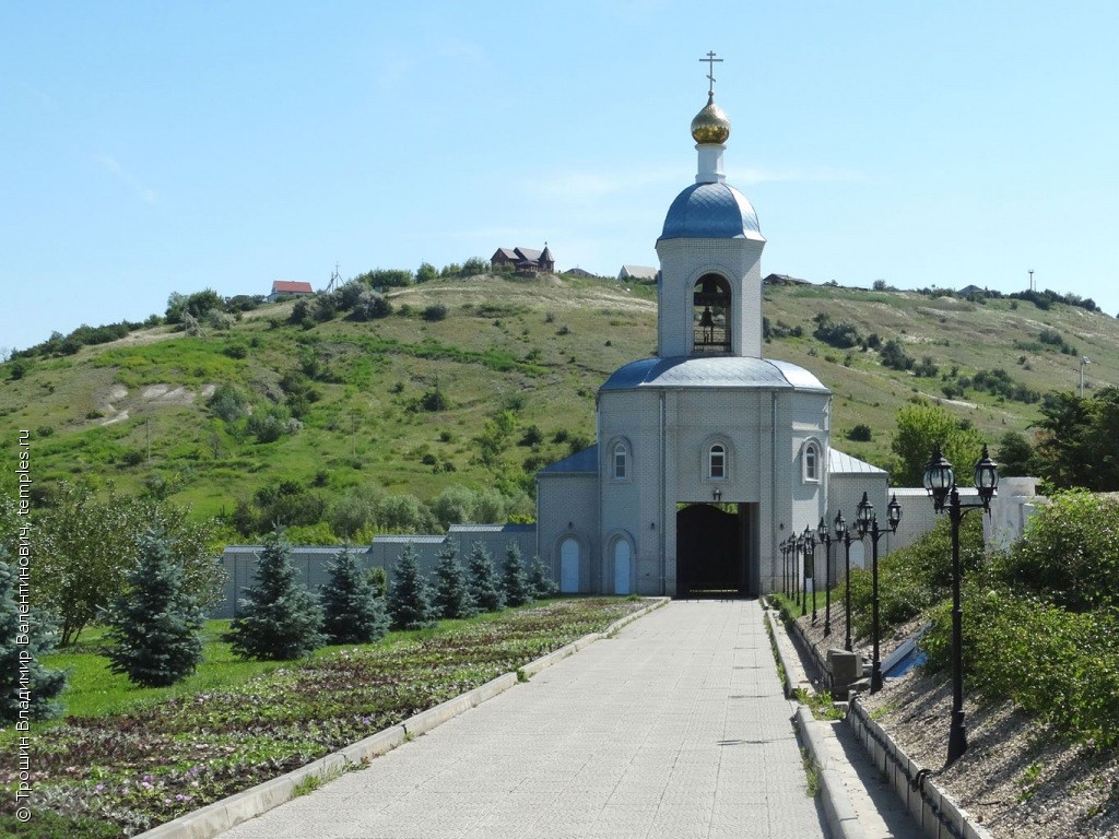 Храм с 33 куполами город Серафимович