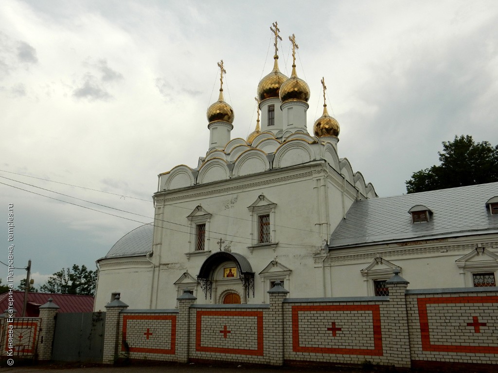 Брянск Петро-Павловский монастырь Церковь Введения Пресвятой Богородицы во  Храм Фотография