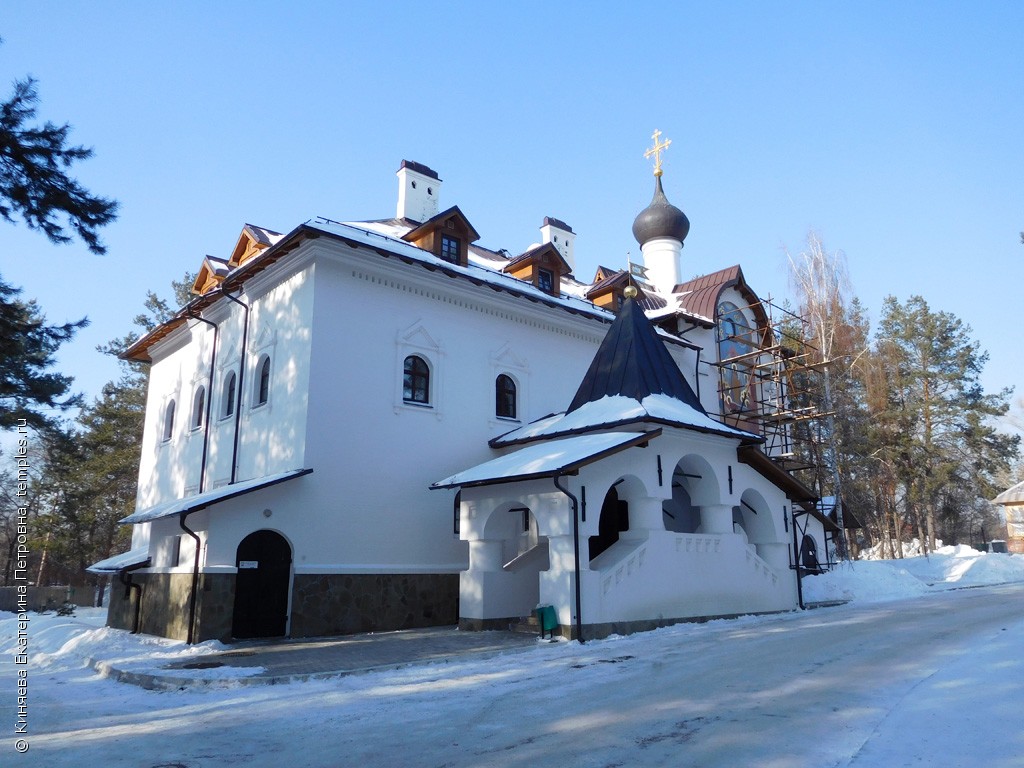 Самарская область Тольятти Портпоселок Церковь Успения Пресвятой Богородицы  Церковь Фотография