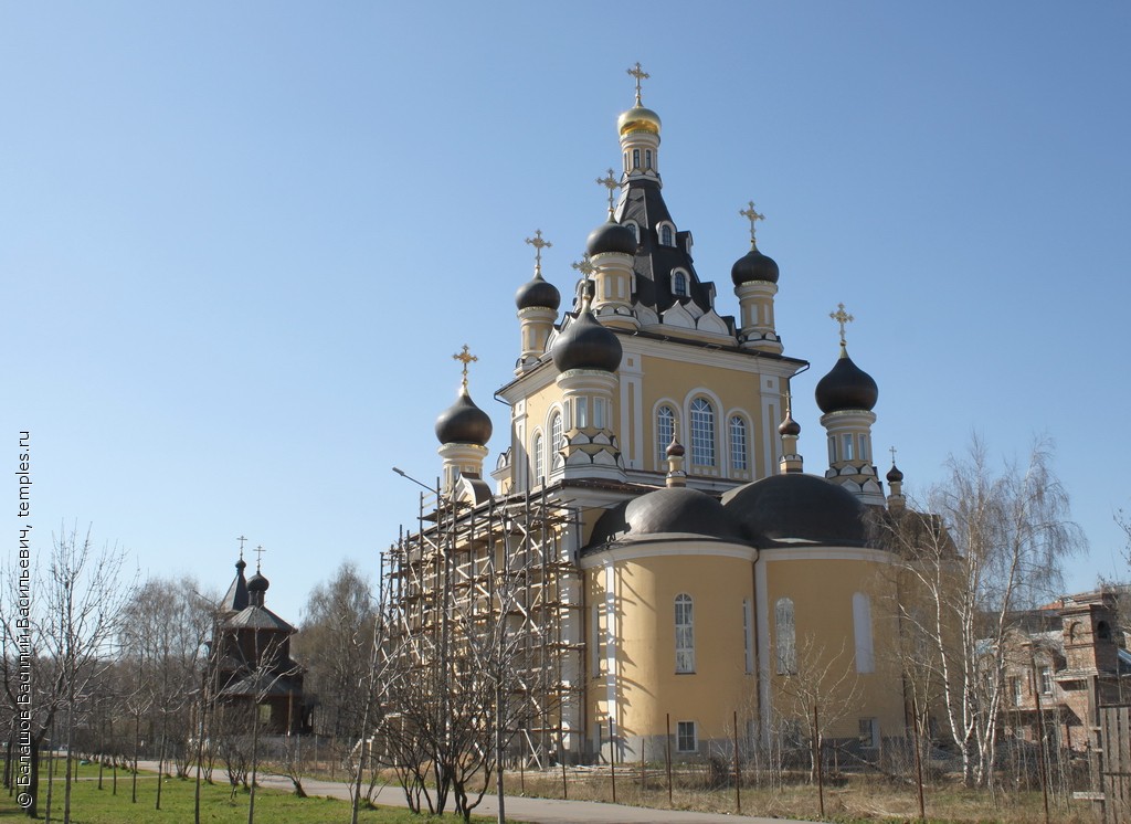 Храм Сретения Господня в Жулебино внутри