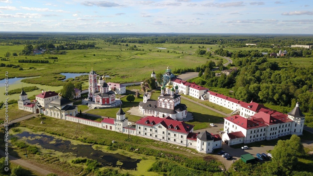 Троице Сергиев Варницкий монастырь осень