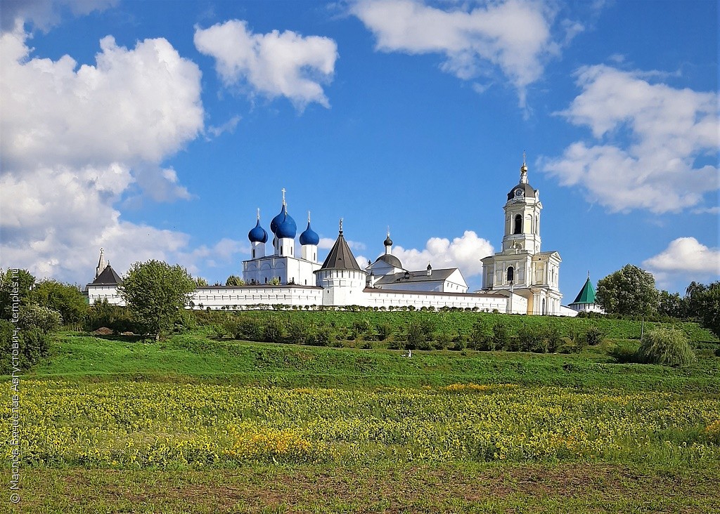 Высоцкий монастырь в Серпухове фото